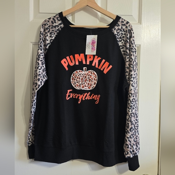 Black and Leopard Print Pumpkin Sweatshirt XL NWT - Picture 1 of 4